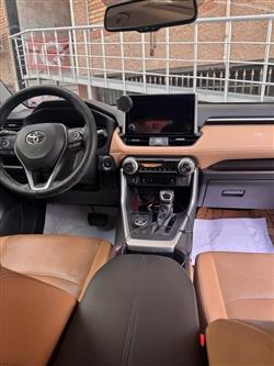 تۆیۆتا ڕاڤ 4